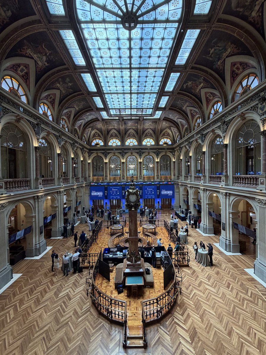 t0talreturn's tweet photo. Old stock exchange buildings are cool https://t.co/1jwXstQh7m
