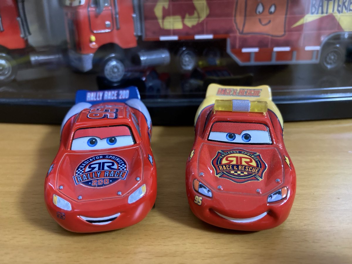 Cars950's tweet photo. レース&amp;レスキ���ー2台ゲット！
#カーズ　#マテル https://t.co/stWUjx7ky3