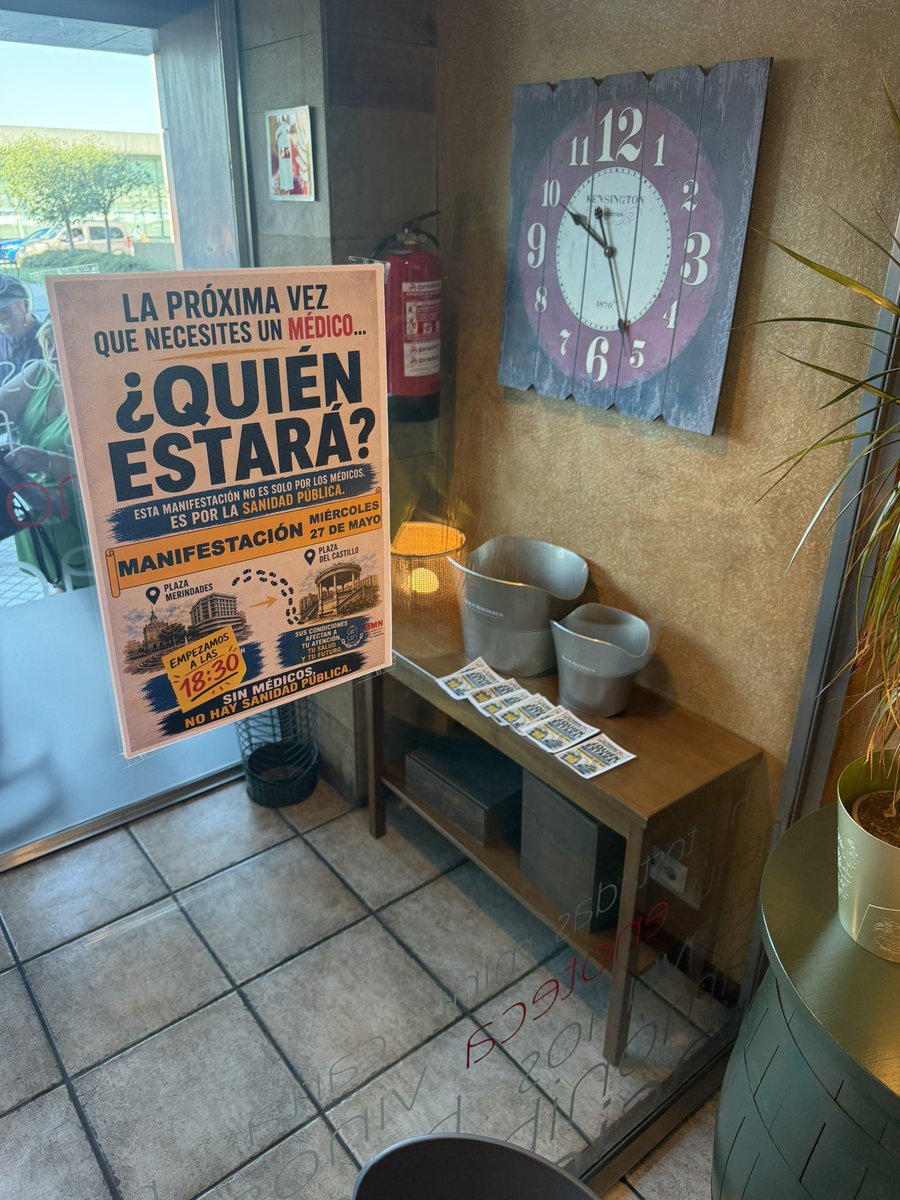 SMedicoNavarra's tweet photo. ℹ️ Repartiendo información de la manifestación de mañana miércoles 27/05 a las 18:30h en Merindades. 
🎙️Además cuñas en @La_SER @OndaCero_es y @COPE.
🚨 En defensa de una #SanidadPública CON MÉDICOS!!!
❤️ @APEMYF_2025 https://t.co/VjunqgtdVr
