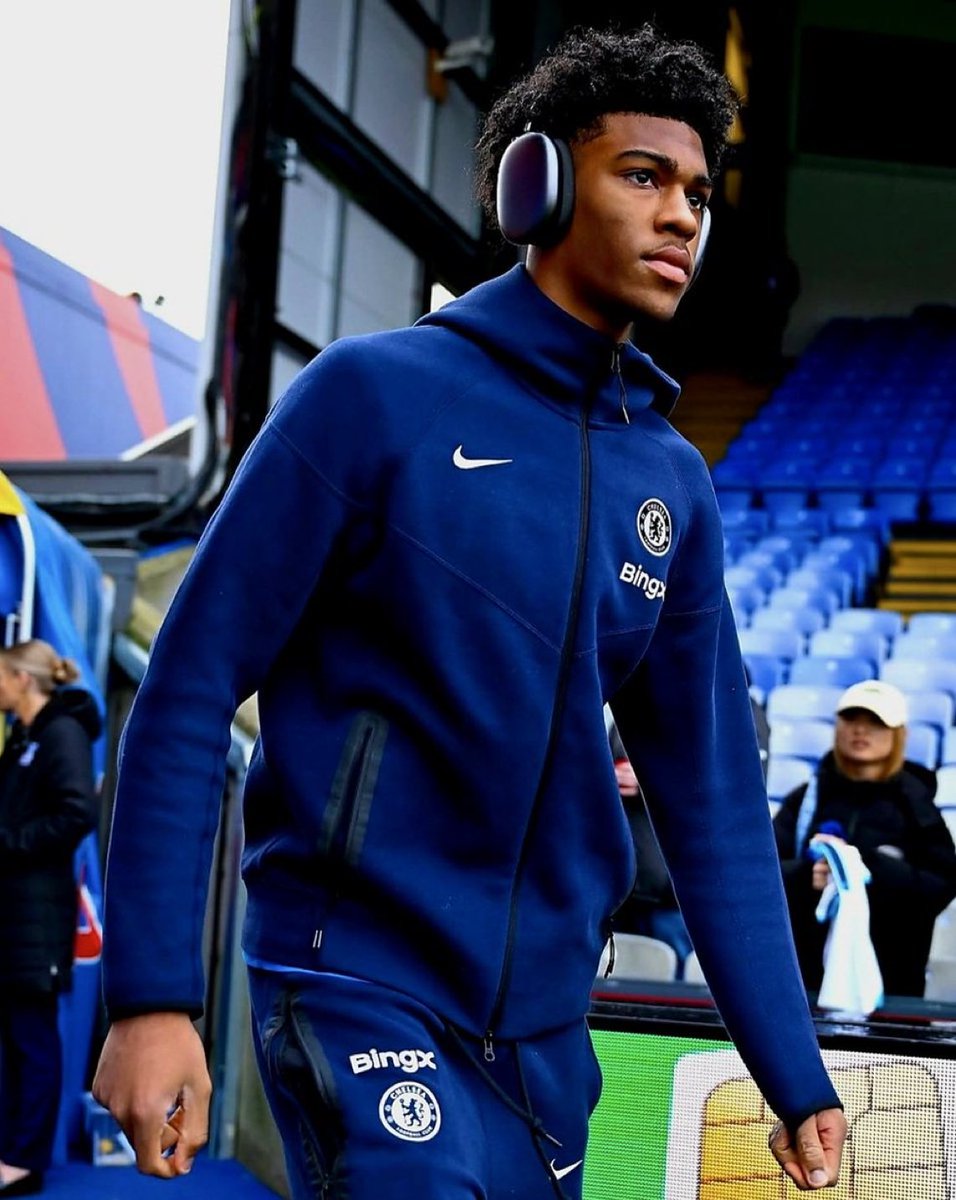 Univers Chelsea tweet media