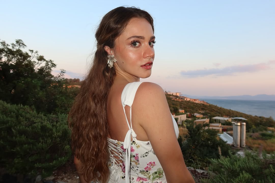 DenMir1528's tweet photo. Sanki bir masal dünyasından bir prenses gibisin 🥹 🌸 

@miraay_daneer 

#MirayDaner https://t.co/csEjJdzyHy