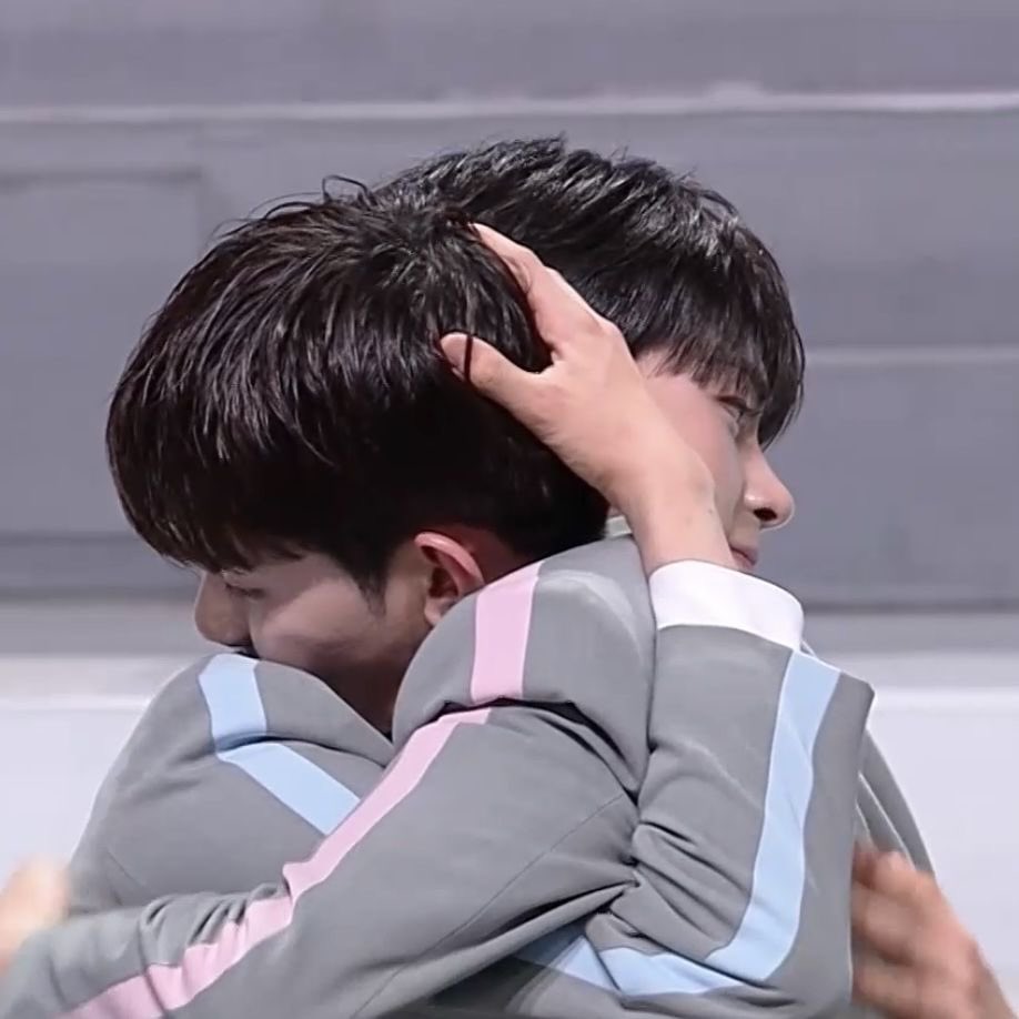 oohaobina's tweet photo. i know there’s someone out there who is so proud of you today, jjang hao 💗 https://t.co/vFwthlhiUF