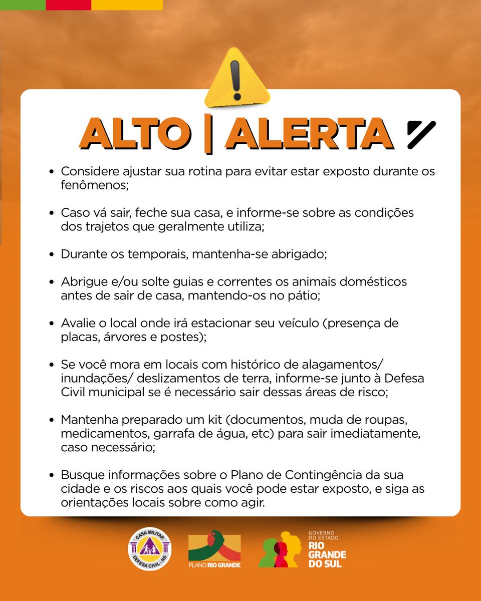 DefesaCivilRS's tweet photo. Defesa Civil alerta: condição de ALERTA para tempestades com vento e granizo atuam na região dos Vales. Risco ALTO de destelhamento. Válido até 10h do dia 26 de maio. Evite áreas de risco. Emergência ligue 190/193. https://t.co/WvIXVrfOG9