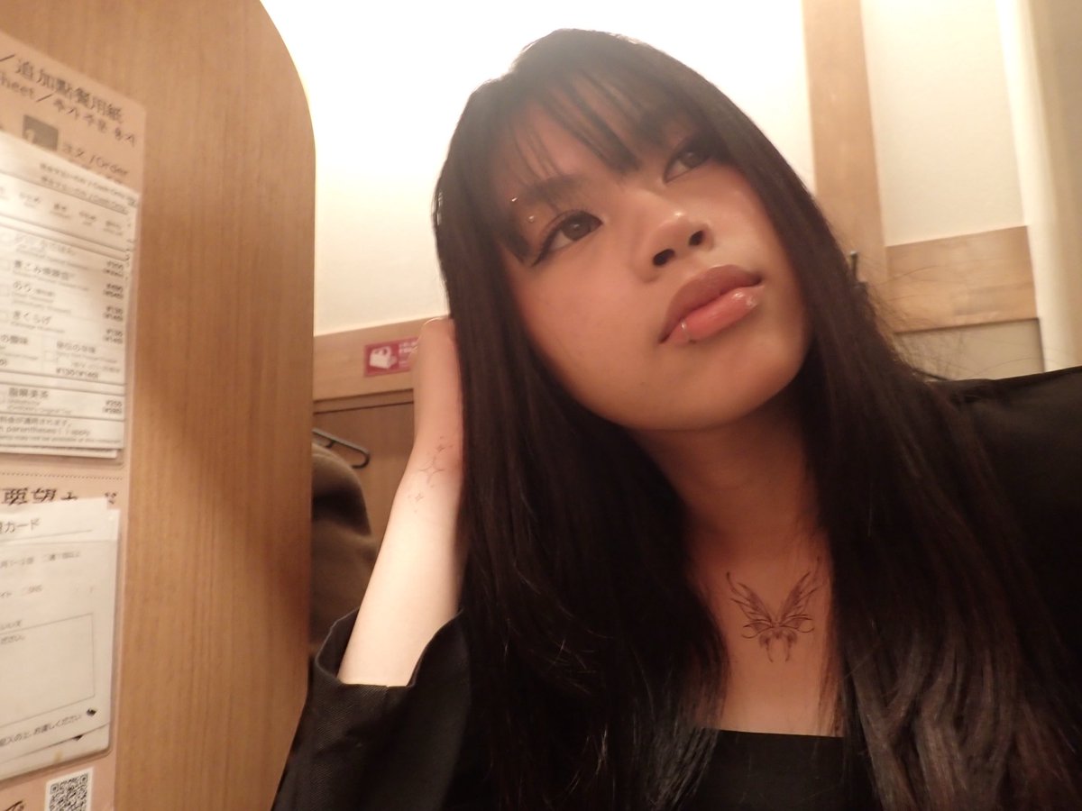 FINA Anika ☆ tweet media