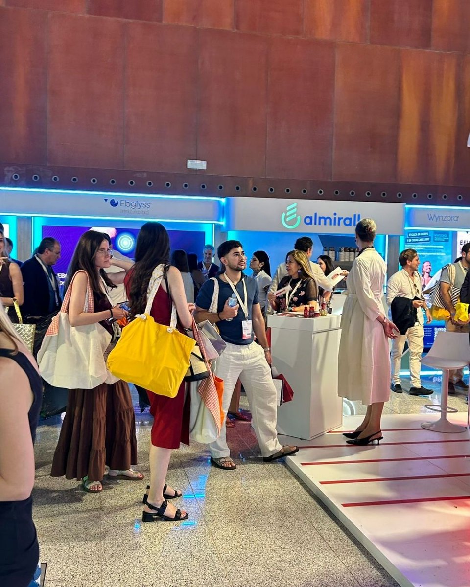 BERBEScom's tweet photo. Un año más acompañamos a la @aedv_es en su 53º Congreso Nacional de la AEDV, uno de los eventos más importante de la dermatología en España.

4 días en los que nos empapamos de todas las novedades e innovaciones que están moviendo a la especialidad hacia el futuro💚

#AEDV2026 https://t.co/EUDwAQpUuN
