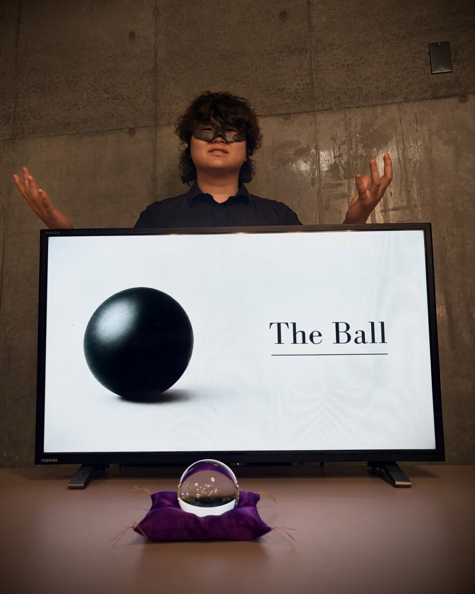locker_nazotoki's tweet photo. 『The Ball』
6/5(金)、7(日)開催
プレミアムホール型

あなたが案内されたのはBallに溢れた奇妙な部屋。
案内人Mr.Ballの作った答えがBallとなる謎を解き、クリアを目指せ！

難易度★★★☆☆
所要時間30～40分程度
（前後する可能性があります）

#Locker #北大祭 #榆陵祭 #謎解き https://t.co/wPYhLXw384