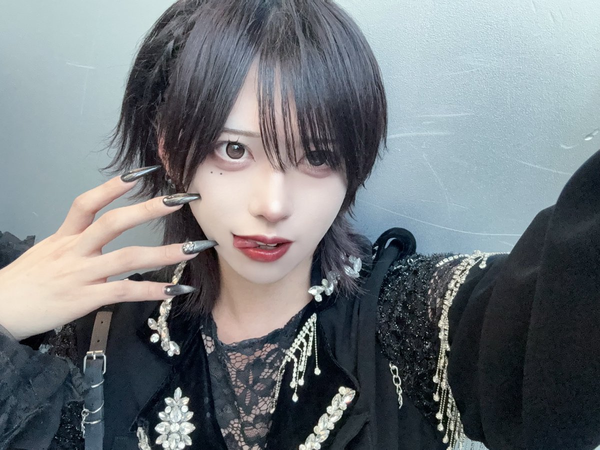 ymut_mio's tweet photo. 好きの気持ちで狂ってよ https://t.co/RT3dLrdP37