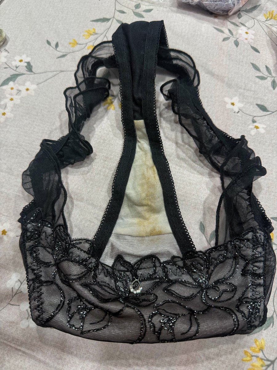我是熟女美魔女依媽 47歲 專職 濃厚 體質氣味 原味內褲 海外世界各地可發❚無選款無附贈穿照❚限 tweet media