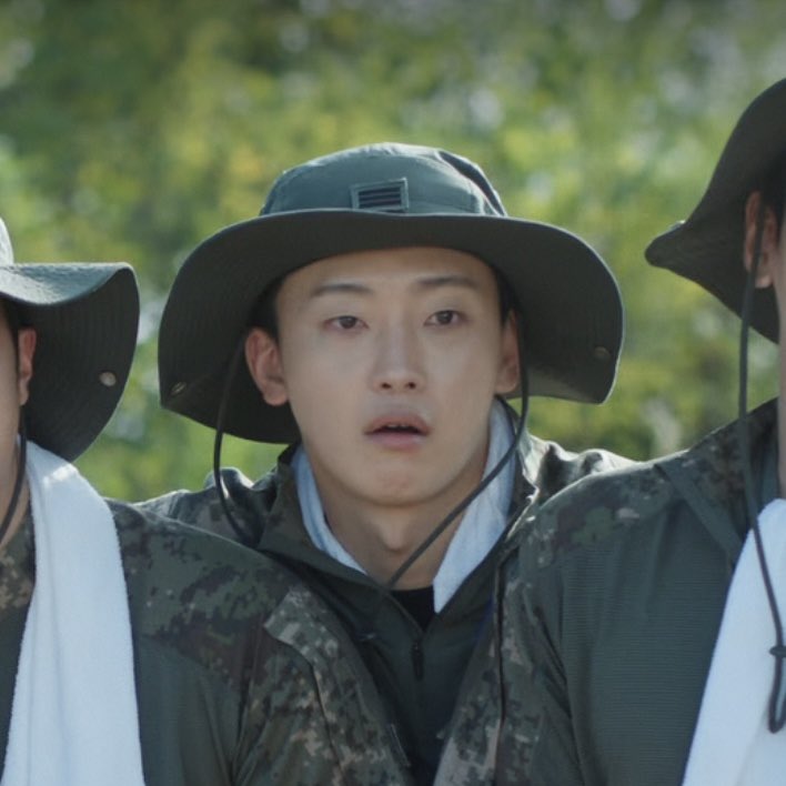 our_now_'s tweet photo. 관철이근황
여성분보고입벌리고잇음 https://t.co/fJvk2IkGCm