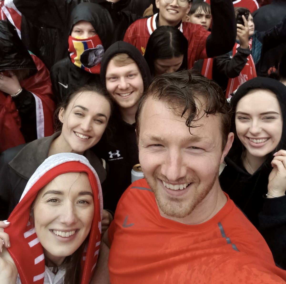 lfchollie's tweet photo. A whole 365 days since our 20th league title celebrations, with the fam 🤩🏆⚽️ 

The absolute worst weather but best day of my 2025! ❤️ https://t.co/jS1W4HJfRB