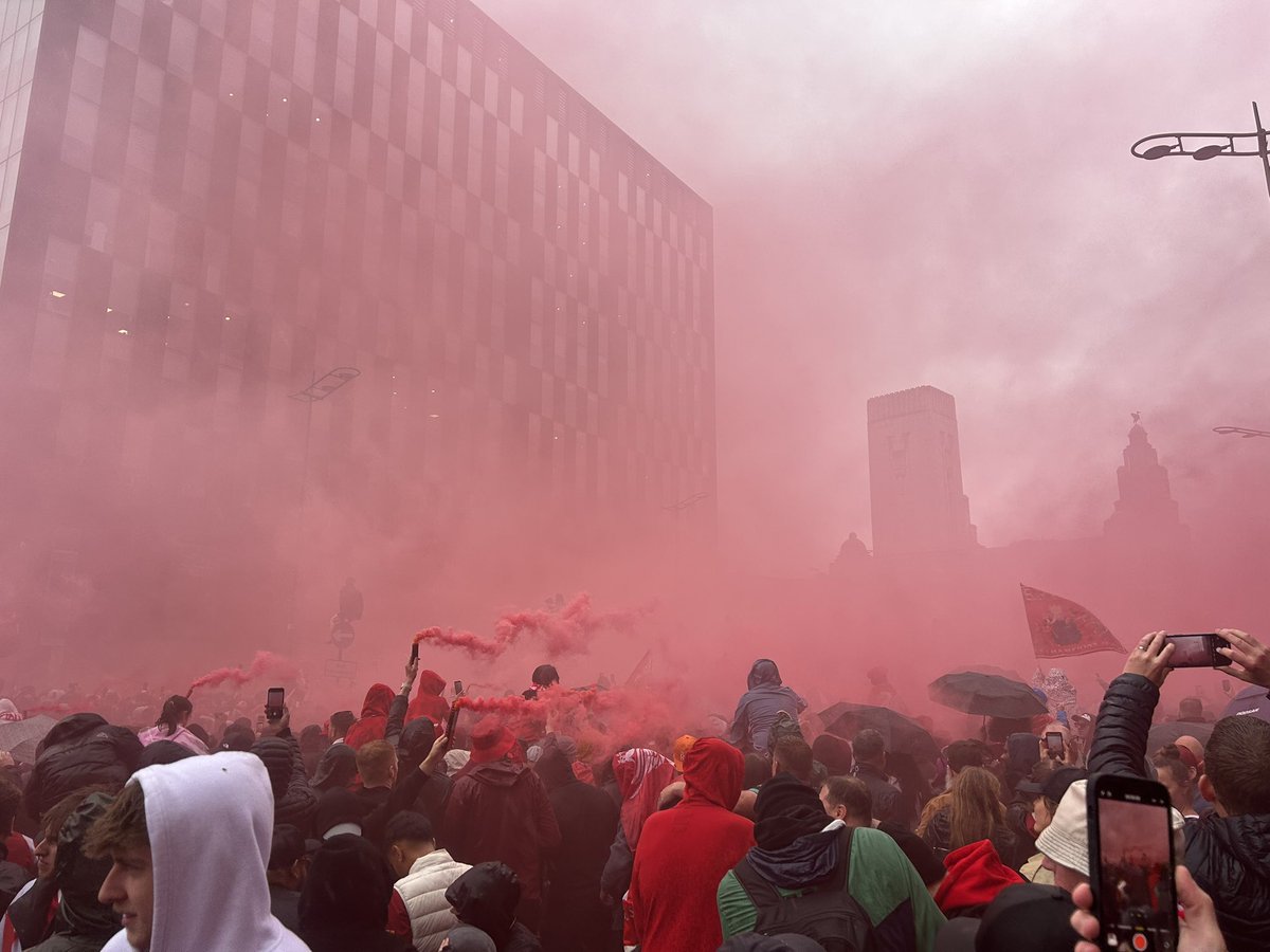 lfchollie's tweet photo. A whole 365 days since our 20th league title celebrations, with the fam 🤩🏆⚽️ 

The absolute worst weather but best day of my 2025! ❤️ https://t.co/jS1W4HJfRB