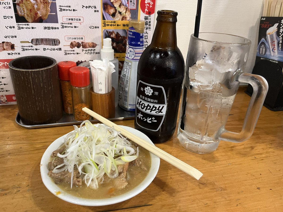 alto5835's tweet photo. 火曜日に一杯だけ。
月曜を生き延びた人間に許された、小さな祝杯。 https://t.co/W1oUCsHGtK