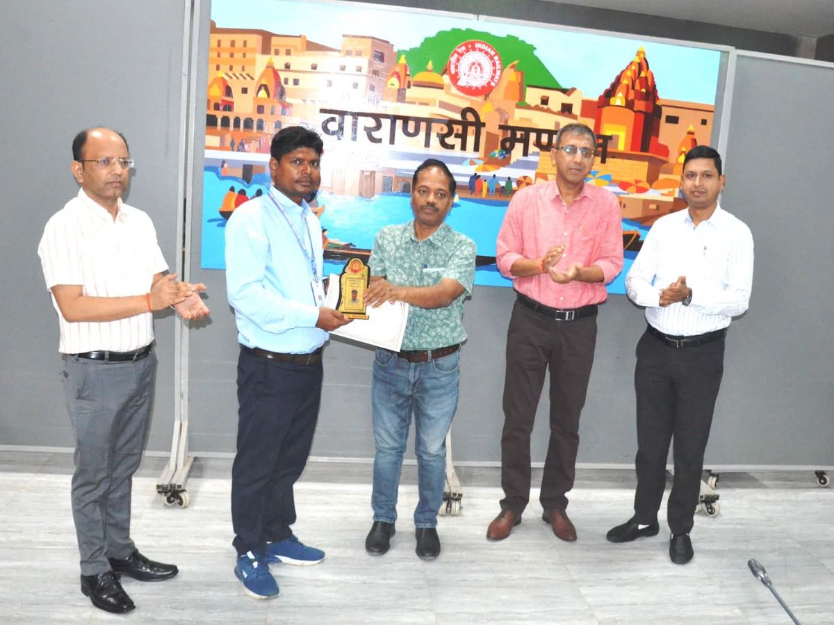 DRM Varanasi tweet media