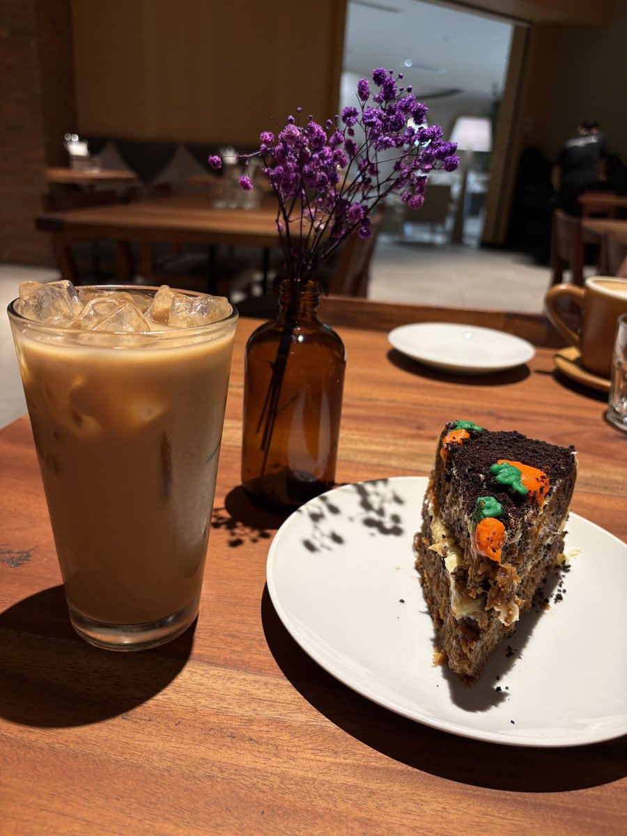 z_inaaa's tweet photo. Fueled by caffeine 🤎 https://t.co/IwvFrpYFOh