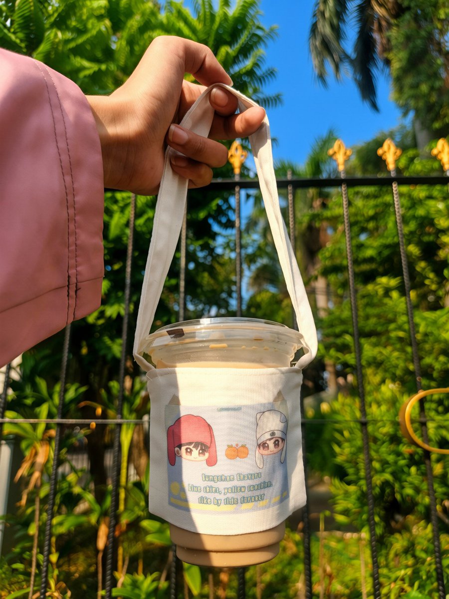 shoshootaro's tweet photo. Hiii aku akan ada limited freebies buat yang datang ke SungSho event nanti 🍊
Aku bakal bagi-bagi cup holder kain hehe~

siapa cepat dia dapat yaa ✨
sampai jumpa di event!

freebies by @shoshootaro https://t.co/0ha0mBXAfW