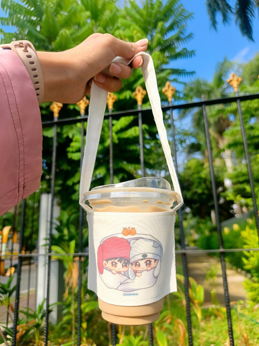 shoshootaro's tweet photo. Hiii aku akan ada limited freebies buat yang datang ke SungSho event nanti 🍊
Aku bakal bagi-bagi cup holder kain hehe~

siapa cepat dia dapat yaa ✨
sampai jumpa di event!

freebies by @shoshootaro https://t.co/0ha0mBXAfW