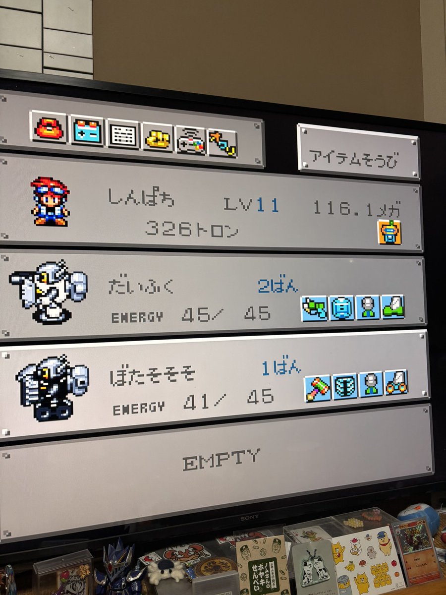 itashikayushi8's tweet photo. 当時スラップスティックをプレイしている時はフルメタルアクスで殴るだけのプレイでしたので今回はアクス系は封印しようかなと
だいふくは銃、ぼたそはハンマーで今んところやってます https://t.co/iUhhmDYpEu