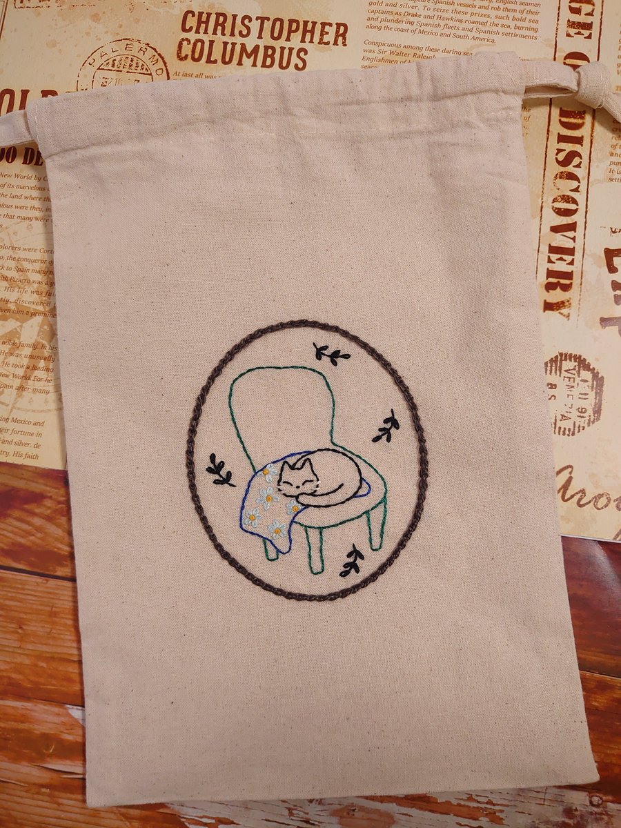 uni_mansion's tweet photo. 巾着に刺繍しました。
前に壁掛けにした図案です。 https://t.co/rrns1XcgpZ