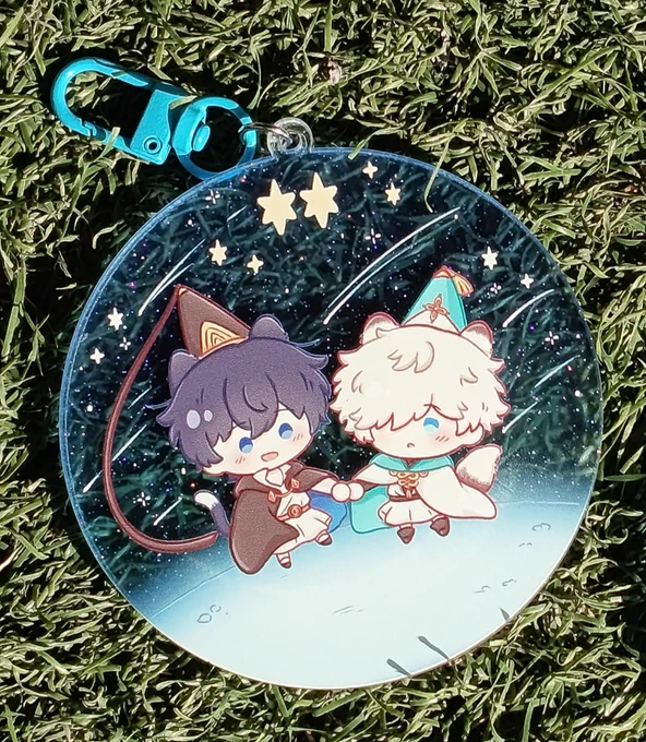 พวกกุญแจตัวใหม่ที่จะเอาไปออกงาน #comicmania1 ตอนออกแสงกับแสงในห้อง พอเป็นกลิตเตอร์แล้วเหมือนดาวบนฟ้าเลย ขอบคุณร้าน ที่ดูแลด้วยนะคะ น้องออกมาน่ารักมากเลยค่ะ