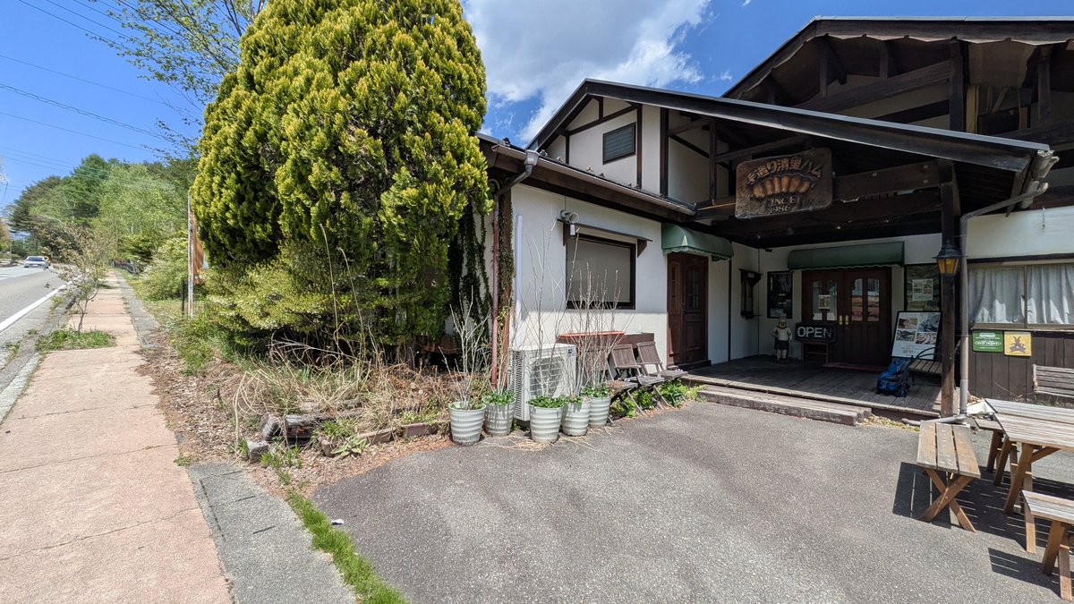 LZ8nw's tweet photo. ゴールデンウィーク中に行った山梨県の清里の写真になります。
中の写真は許可をいただき撮影を行いました。 https://t.co/6TsvhLKU1t