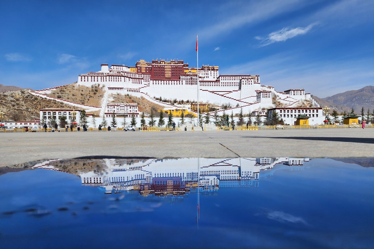 moderature01's tweet photo. This year marks the 75th anniversary of the peaceful liberation of #Xizang. Under the leadership of the Communist Party of China, Xizang has achieved a historic transformation, turning from backwardness to progress, poverty to prosperity, and isolation to openness. 
#CPC #Tibet https://t.co/cMsIKnLl5o
