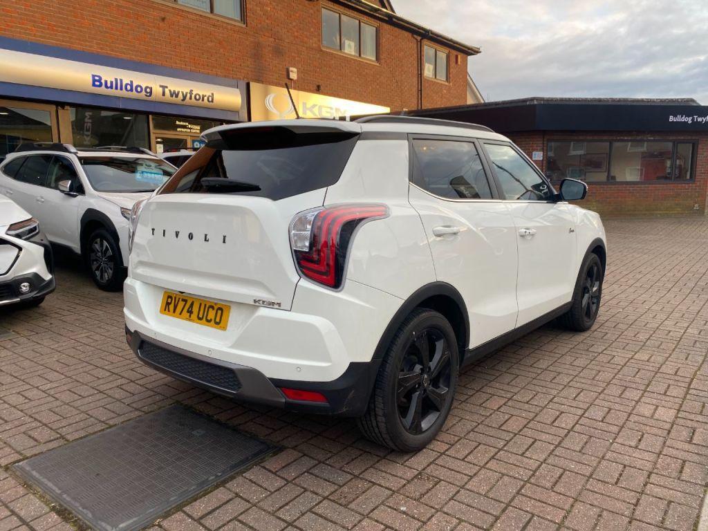 BulldogKGM's tweet photo. KGM TIVOLI IN STOCK NOW!  Available in black or white.
£100 Love2Shop Voucher on purchase!  Call to arrange a test drive or request a video walk around on 0118 932 0922 or view full details online via our website. #kgm #KGMTivoli #suv #reading #berkshire https://t.co/mHJLlPU8yp