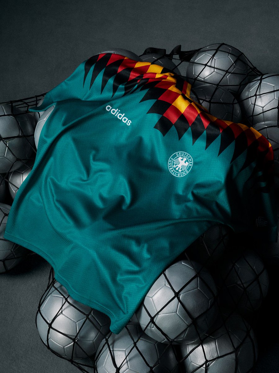 Classic Football Shirts tweet media