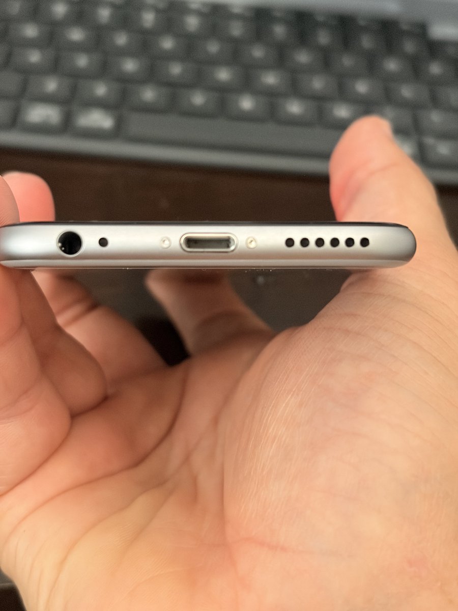 CyleRickner's tweet photo. Wow just got my hands on an iPhone 6 with 100% battery health in pristine condition 👀 https://t.co/v8PZZGJzlh