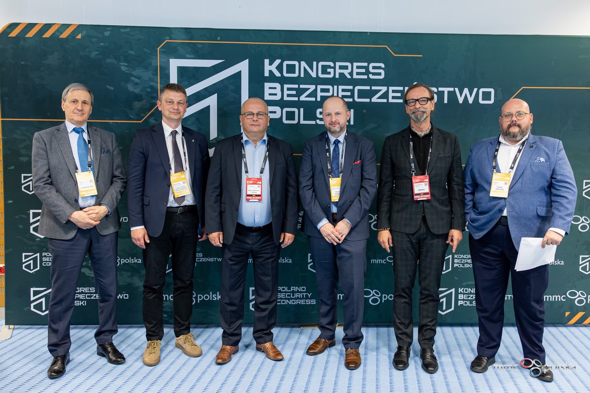 totalsecuritypl's tweet photo. W ramach drugiego dnia ścieżki Defence Horizon odbył się blok „Komunikacja satelitarna i łączność krytyczna”. 🛰️ https://t.co/G0H9eXFqbH