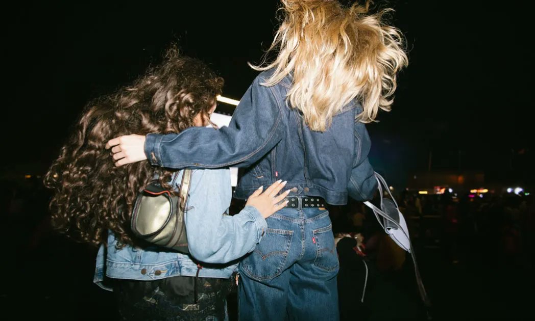 binary_spain's tweet photo. Levi's vuelve a Primavera Sound celebrando la música y reivindicando el denim
https://t.co/mbncoxpYx7 https://t.co/LNBasByx1V