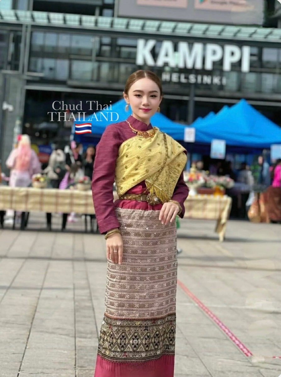 KJuttima's tweet photo. 🇹🇭 TRADITIONAL THAI ATTIRE (Lanna-Thai Style), Thai Festival in Finland; #chudthai #traditionalthaicostume #thaiculturalheritage 💓 https://t.co/zItAmnLQ4P