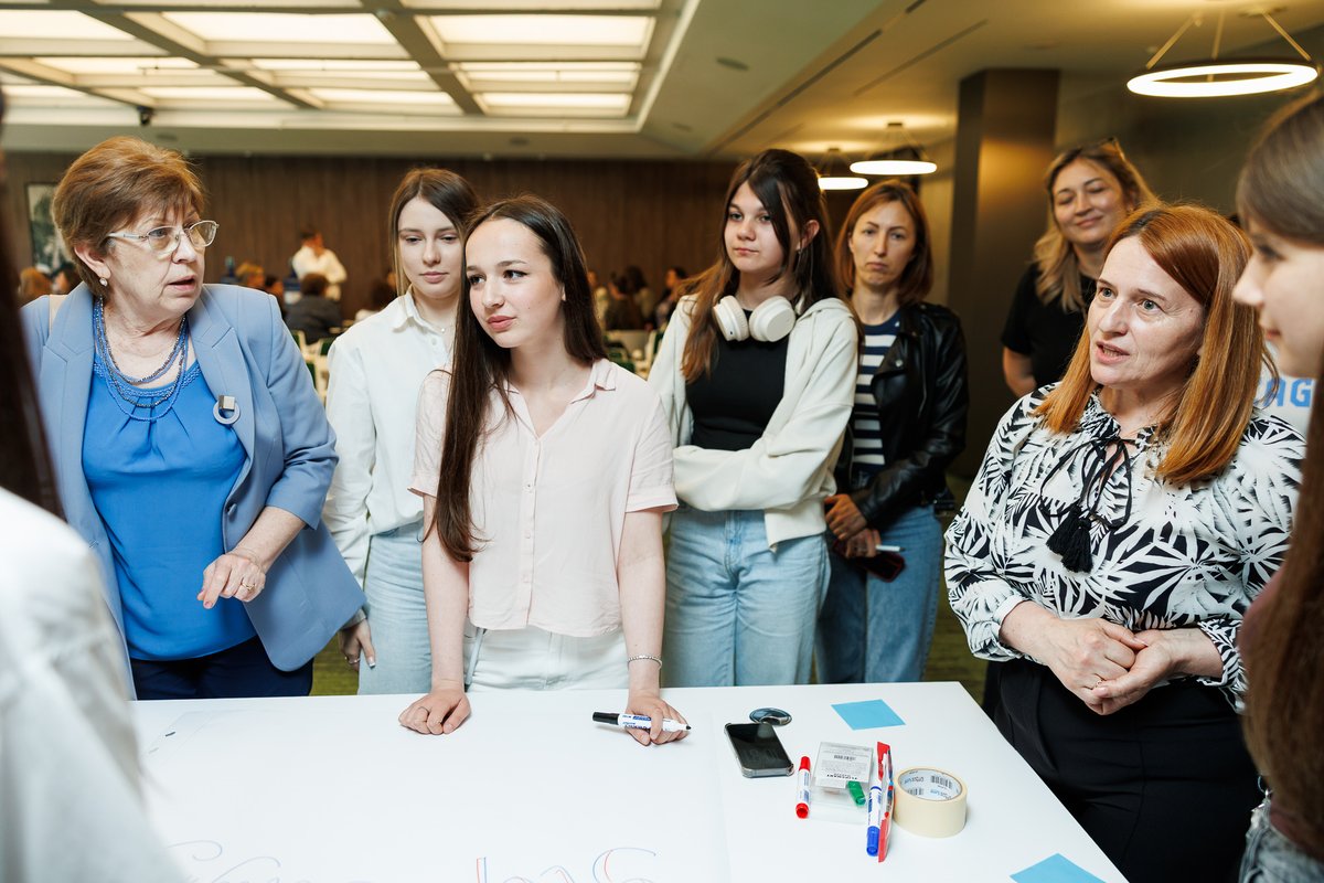 UNICEFMoldova's tweet photo. For the third time, #UNICEF joined #EducationWeek in Moldova, 4 days of events on #inclusive, modern and child-centred education, from digital learning to school well-being and family-school partnerships, with support from @GPforEducation and the U.S. Government. 💙 https://t.co/NYgXgieIDx