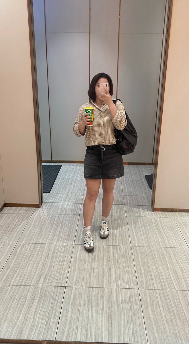 Gsanaazy's tweet photo. ขอรูปหน้ากระจกทุกคนหน่อยค่าา นี่เป็นคนนึงที่ชอบถ่ายรูปหน้ากระจกมากกกก เห็นเป้นไม่ได้ ต้องถ่ายย แบบเทสคนเท่ป้ะ5555 https://t.co/uo7C6m5CU3