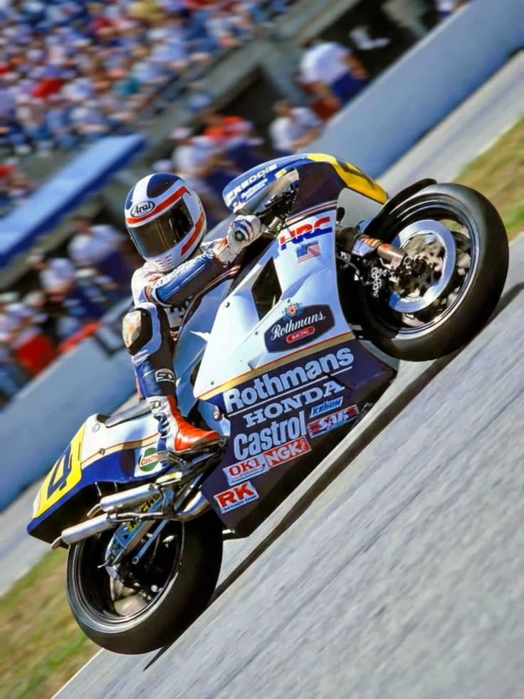 naranjoyole's tweet photo. #Martesdelaterales
@Freddiespencer casi ná!!! https://t.co/5g8mGyHalQ