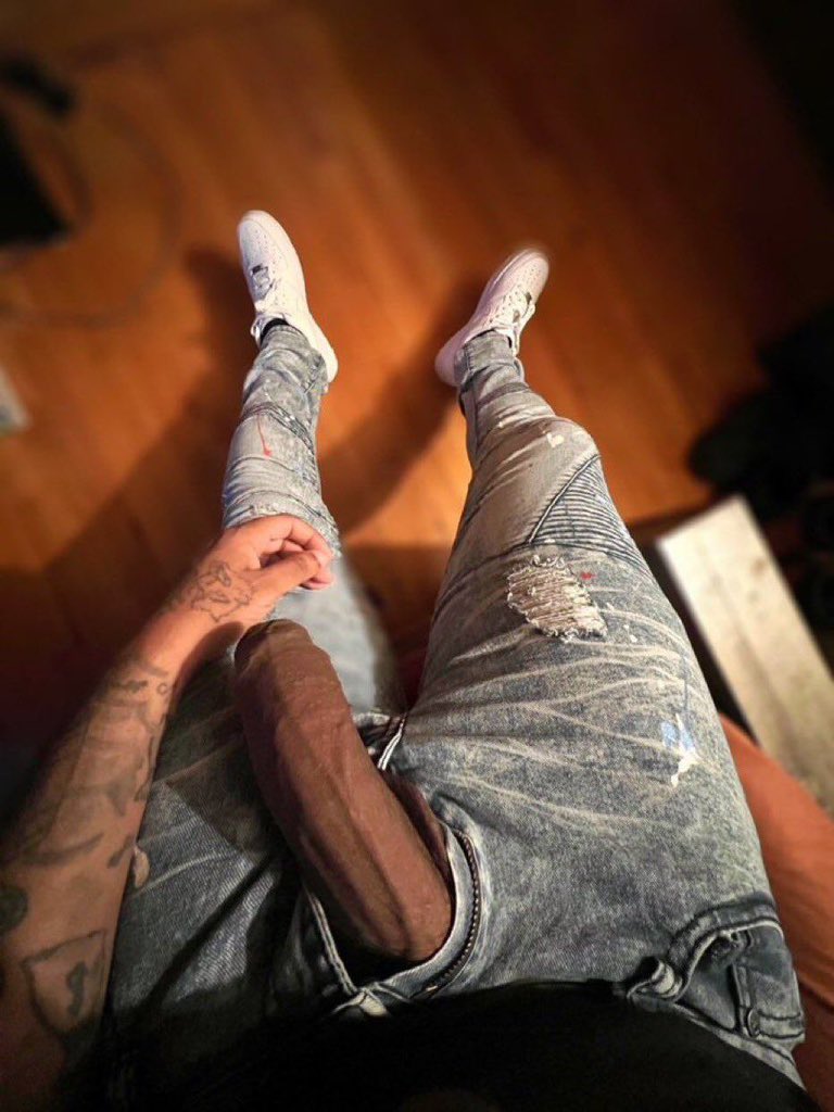Kingbbc002's tweet photo. Check out daddy fit 😏 https://t.co/TfvKC6XKKt