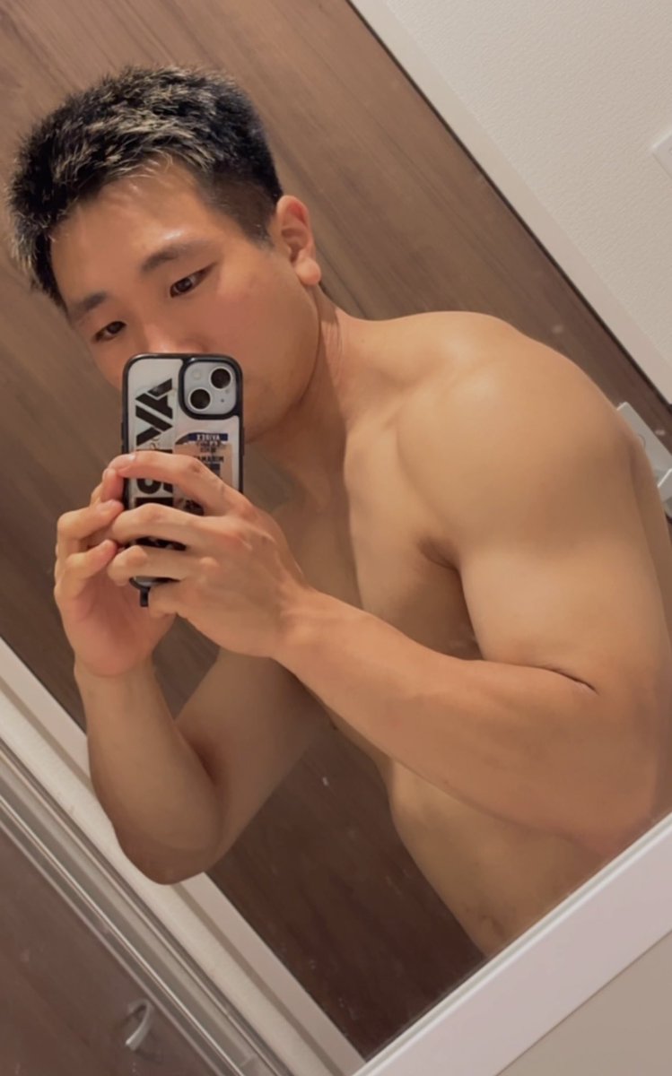 nosuke_MR2's tweet photo. 肩トレ〜
なんかこっちでの自撮りは久しぶりな気する笑 https://t.co/9rKidk7YlA
