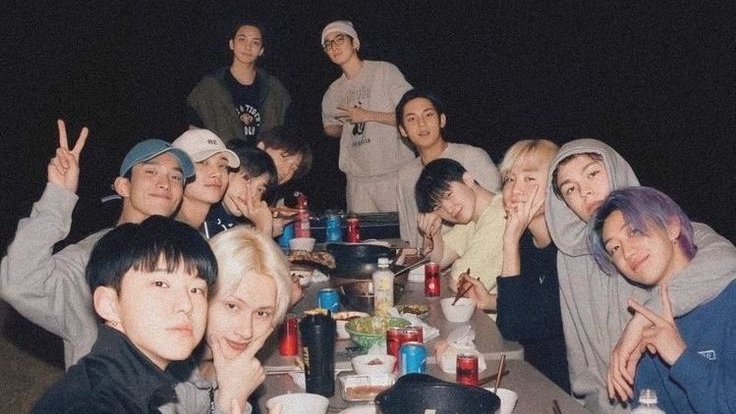 augirlust's tweet photo. Selamat sebelas tahun berlayar, Seventeen! 🤍

[💌] Pelayaran Tahun ke-11
https://t.co/DX15tbNtSO

#돌고돌아_11주년_영원할_세븐틴캐럿
#11YearsWithSEVENTEEN https://t.co/XaPQQ9a4jS