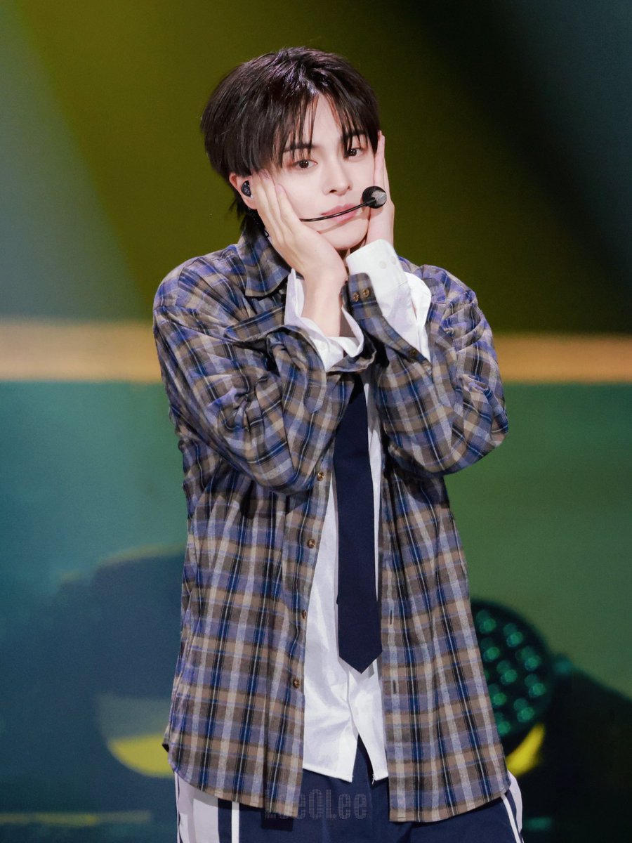leeOlee5822's tweet photo. 260526 열린음악회
OMG

#리오 #이리오 #LEO 
#알파드라이브원
#ALPHADRIVEONE #ALD1 https://t.co/mqnwAPIUe8