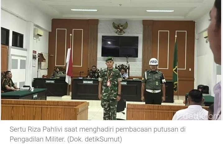indepenSumatera's tweet photo. Prajurit TNI Aniaya Siswa SMP hingga Tewas Tetap Divonis 10 Bulan Penjara. Luar biasa

Sementara ada seorang nenek kelaparan mencuri singkong namanya Nenek Asyani divonis 1 tahun penjara. https://t.co/10i7QdWItR
