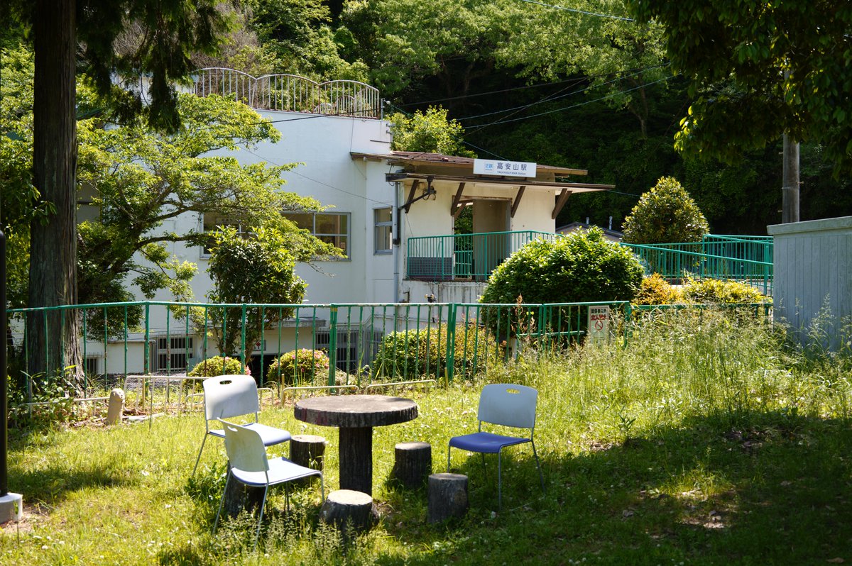 な tweet media
