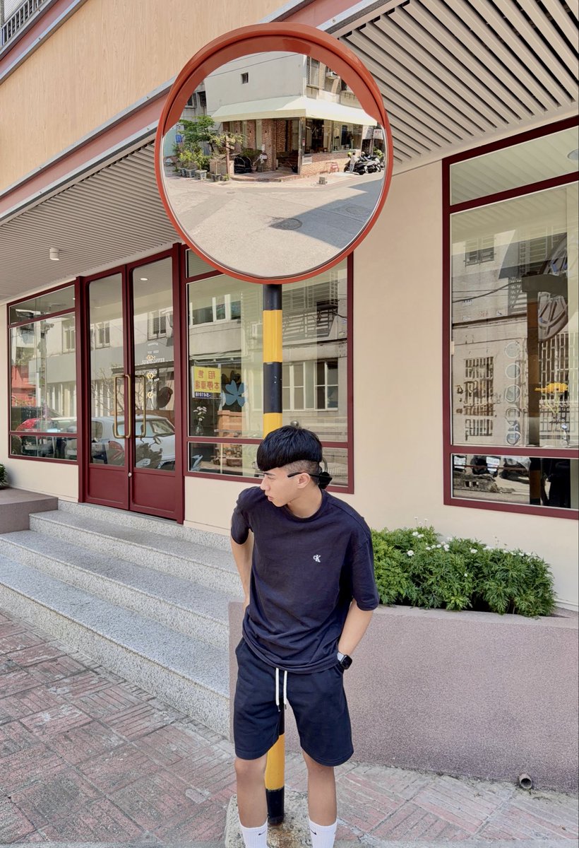 Lccx1025's tweet photo. 休兩天要幹嘛呢🥵 https://t.co/7JEsHl1ioP