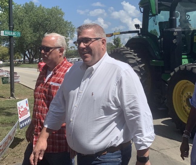 Seitzer's tweet photo. @kenkdouble @GovPritzker He’s just a little porky. https://t.co/RjRisgWaMj