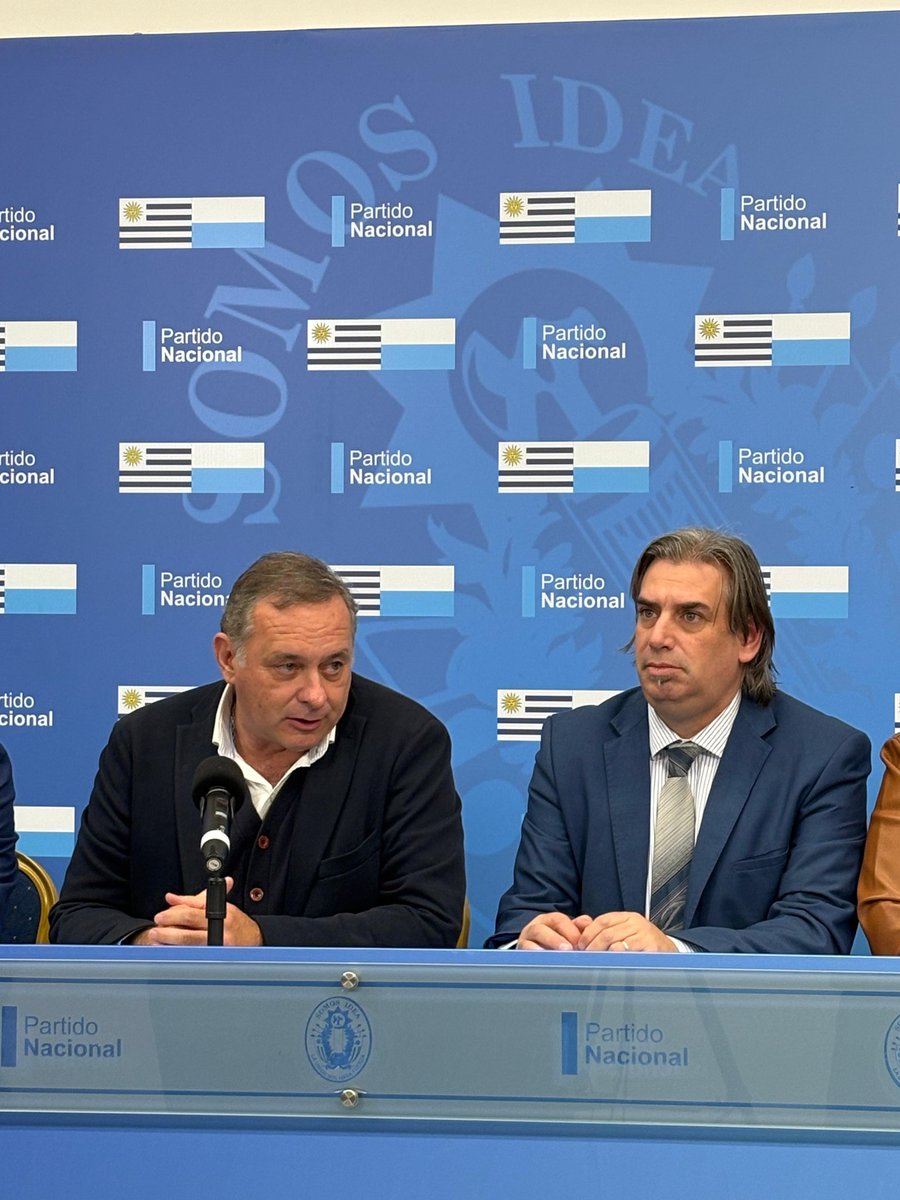 juanpab_delgado's tweet photo. Fuimos convocados al Directorio del Partido Nacional, a exponer respecto al Plan de Saneamiento para el interior del país y el grave recorte realizado por el Gobierno del FA, eliminando la posibilidad de tener Saneamiento en 33 localidades, afectando a miles de personas! https://t.co/5dL6HfUdvt