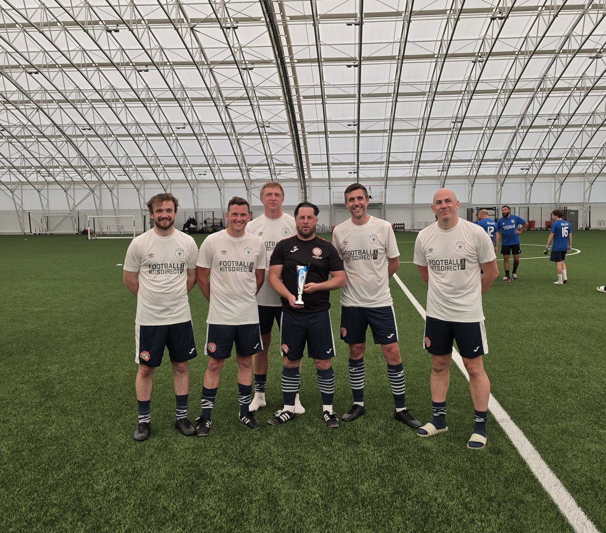 FootballKitsDir's tweet photo. 𝗧𝗵𝗲 𝗙𝗼𝗼𝘁𝗯𝗮𝗹𝗹𝗞𝗶𝘁𝘀𝗗𝗶𝗿𝗲𝗰𝘁 𝗧𝗼𝘂𝗿𝗻𝗮𝗺𝗲𝗻𝘁 𝙞𝙣 𝙥𝙖𝙧𝙩𝙣𝙚𝙧𝙨𝙝𝙞𝙥 𝙬𝙞𝙩𝙝 𝙐𝙢𝙗𝙧𝙤🏆⚽️

A brilliant day at the AFC Bournemouth training complex at the FootballKitsDirect tournament

6 teams competed in a World Cup tournament. Congrats to all winners https://t.co/VfLlViPDQC