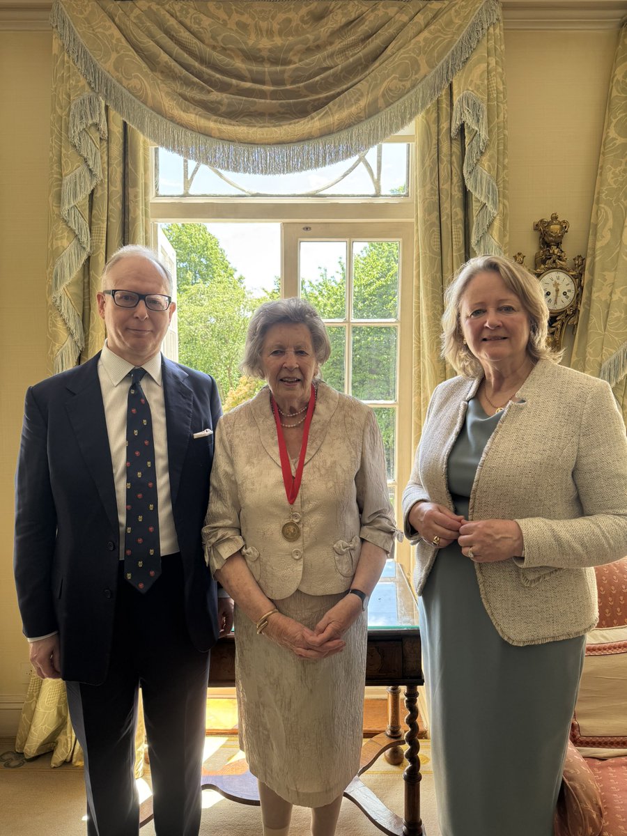 BritGerAssoc's tweet photo. On 13th May, we were delighted to award the BGA Medal of Honour to Mrs Charmaine Mallinckrodt in recognition of the longstanding support that she, and the Schroder family, have given to 🇬🇧🇩🇪 causes. The Medal was presented by our Royal Patron, HRH The Duke of Kent. https://t.co/eDtUzotNIY