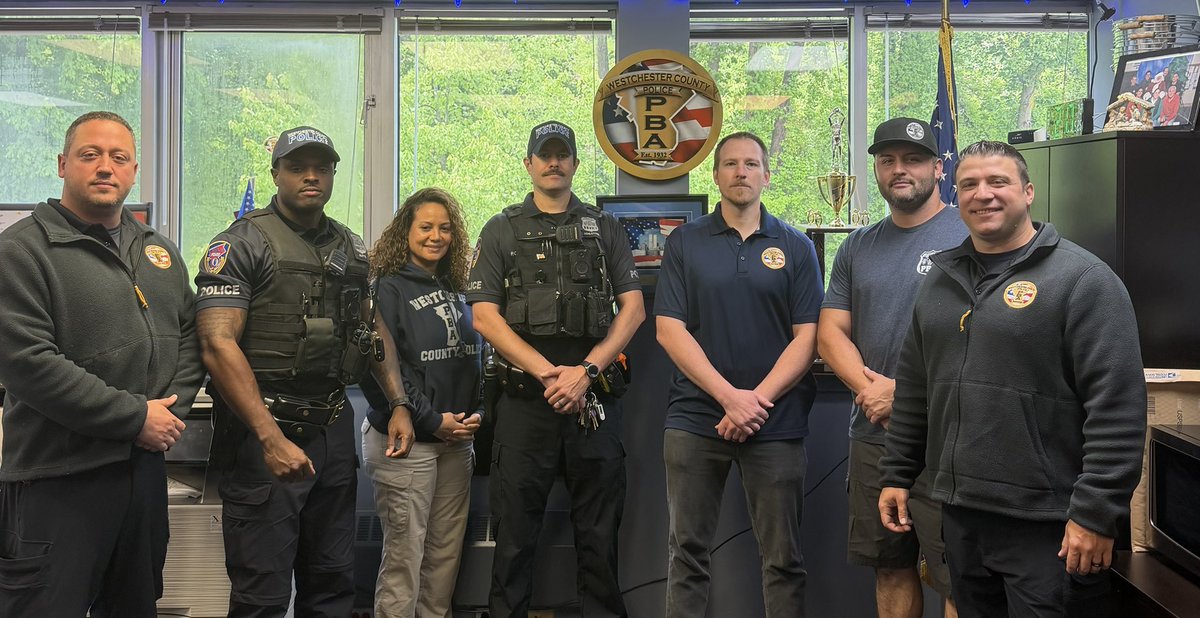 wcpdpba's tweet photo. Westchester County PBA is proud of Officer Brett Schlosser for his heroic actions in the April 16 fire. He showed sound judgment assisting injured officers and aided FD rescues with his firefighter skills. We honor him and all our members. https://t.co/z34Tj7d668
