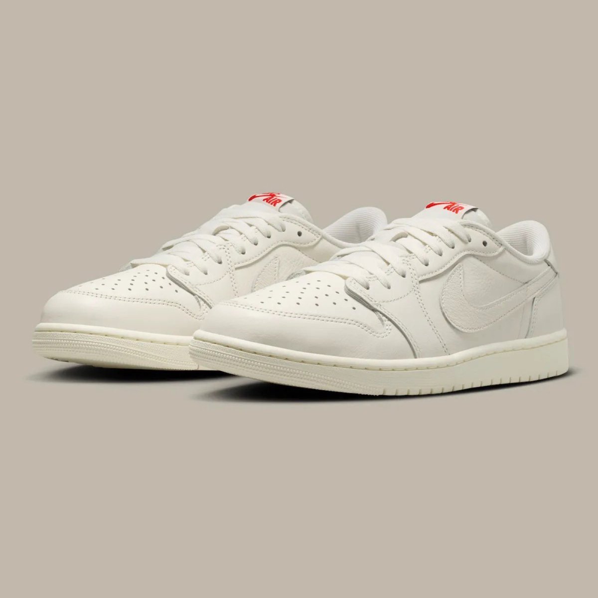 SBDetroit's tweet photo. OFFICIAL PHOTOS: Air Jordan 1 Low OG “Sail” ❤️

RELEASE UPDATE:  https://t.co/pr1K144ZW1 https://t.co/zX65KU7UvF