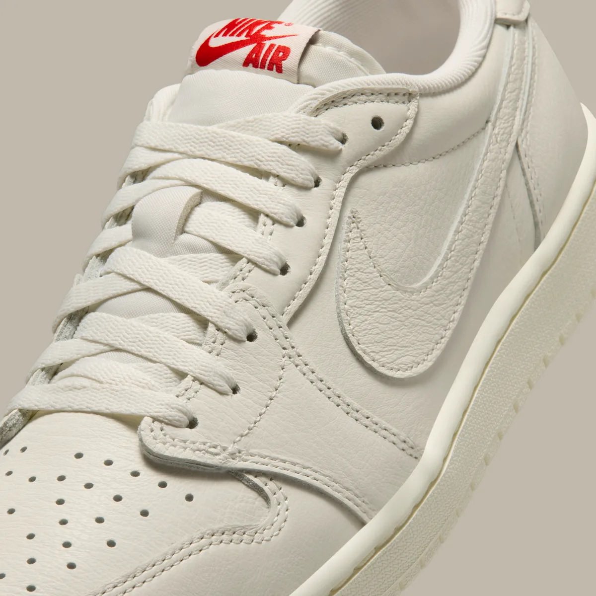 SBDetroit's tweet photo. OFFICIAL PHOTOS: Air Jordan 1 Low OG “Sail” ❤️

RELEASE UPDATE:  https://t.co/pr1K144ZW1 https://t.co/zX65KU7UvF