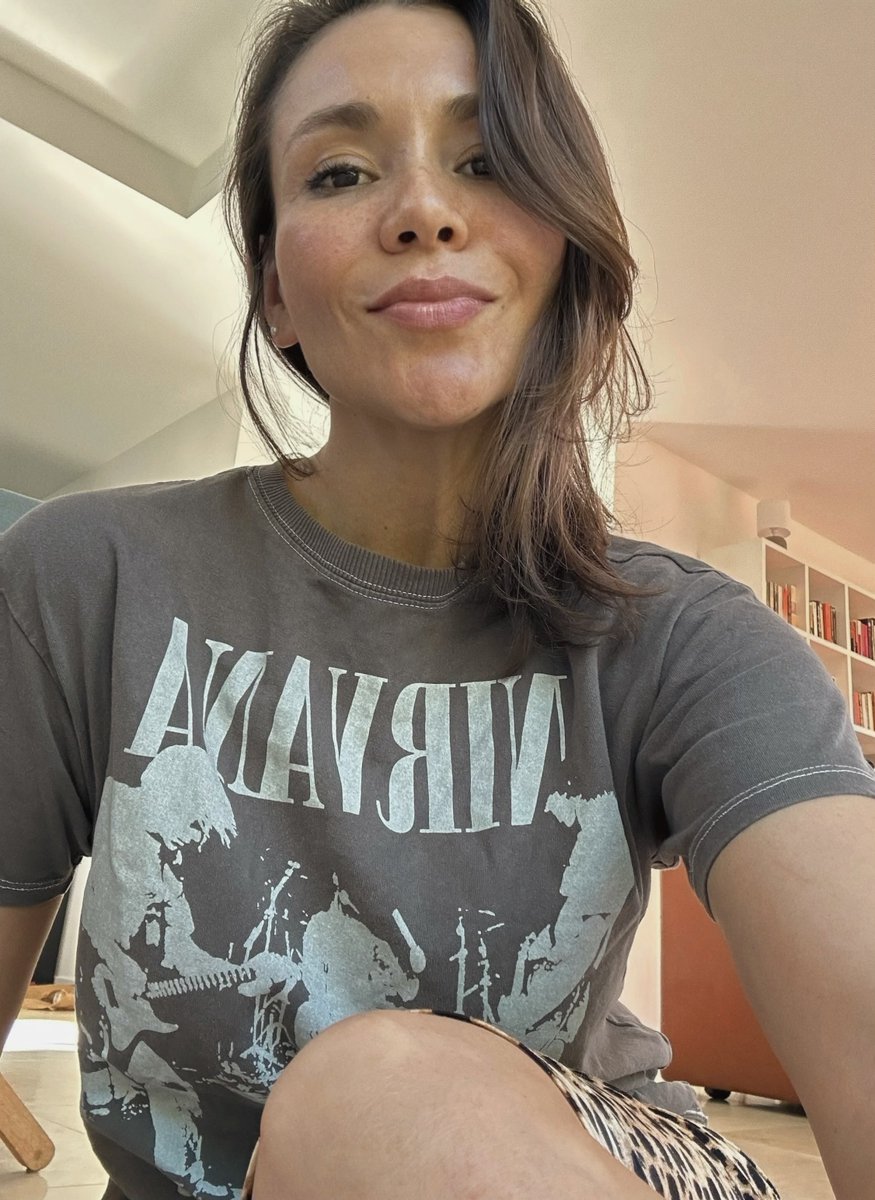Rosario in Paris ᥫ᭡ tweet media