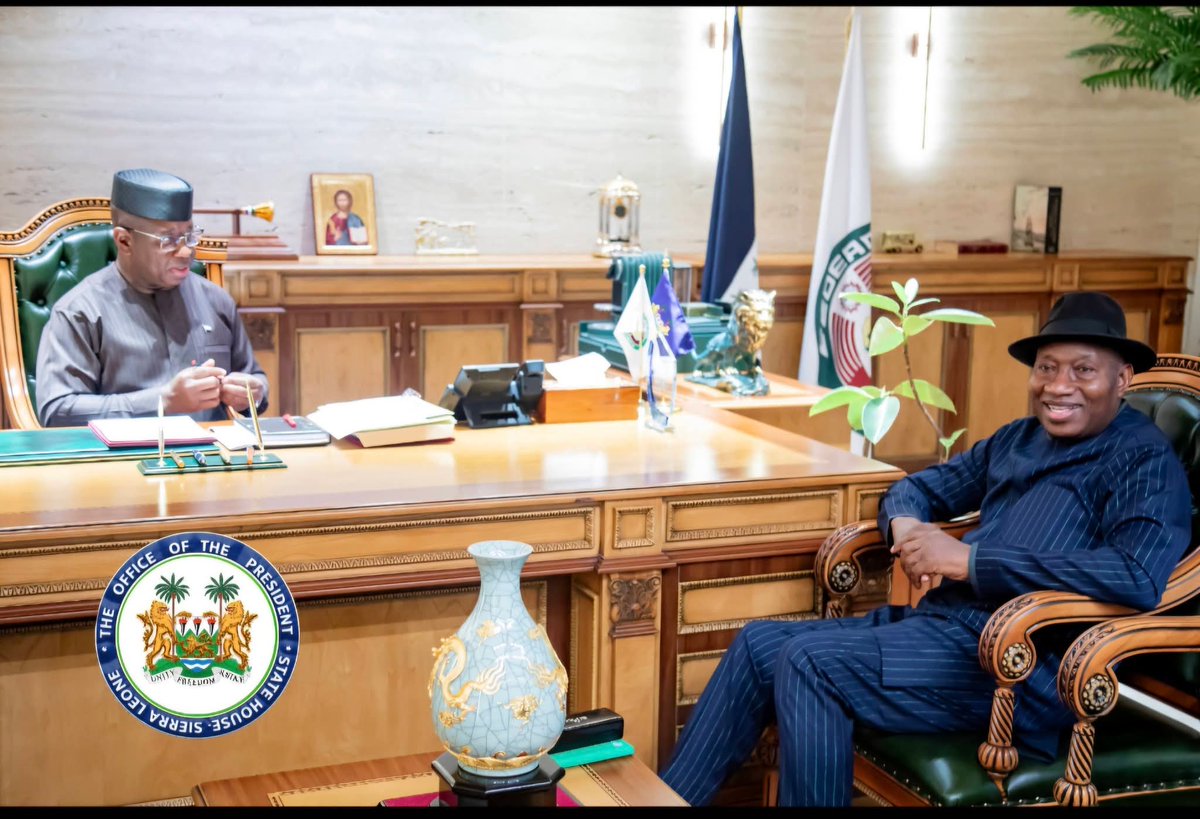 GEJonathan's tweet photo. Today, I paid a special visit to His Excellency President @julius_maadabio, President of the Republic of Sierra Leone, at the State House in Freetown.

I visited in my capacity as Special Envoy of the  Federal Republic of Nigeria,  the Economic Community of West African States (ECOWAS),   and as Chairman of the West African Elders Forum(@TheWAEF). 

Our discussions focused on issues of mutual interest and matters relating to peace, stability, democratic governance, and regional cooperation within the West African sub-region.

I deeply appreciate President Bio for the warm reception, gracious hospitality, and conviviality extended to me during our fruitful engagements.
-GEJ
